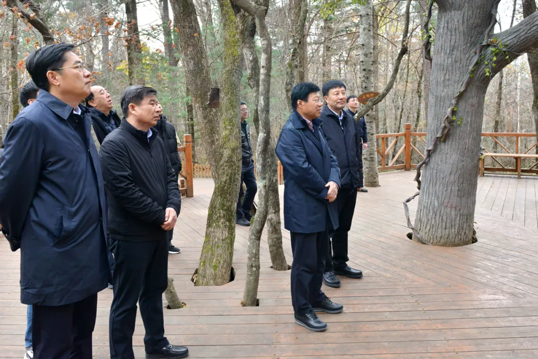 延边州政协主席韩兴海到长白山森工集团调研