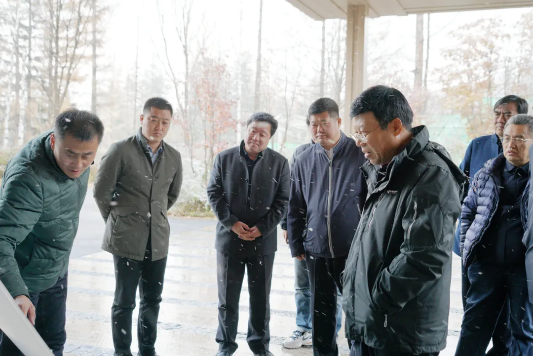 延边州政协主席韩兴海到长白山森工集团调研