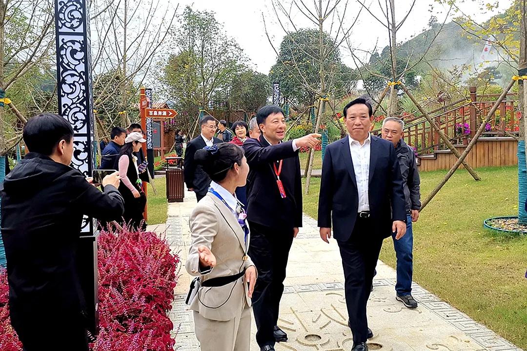 长白山森工集团亮相第四届中国绿化博览会