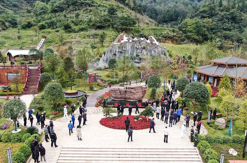 长白山森工集团亮相第四届中国绿化博览会