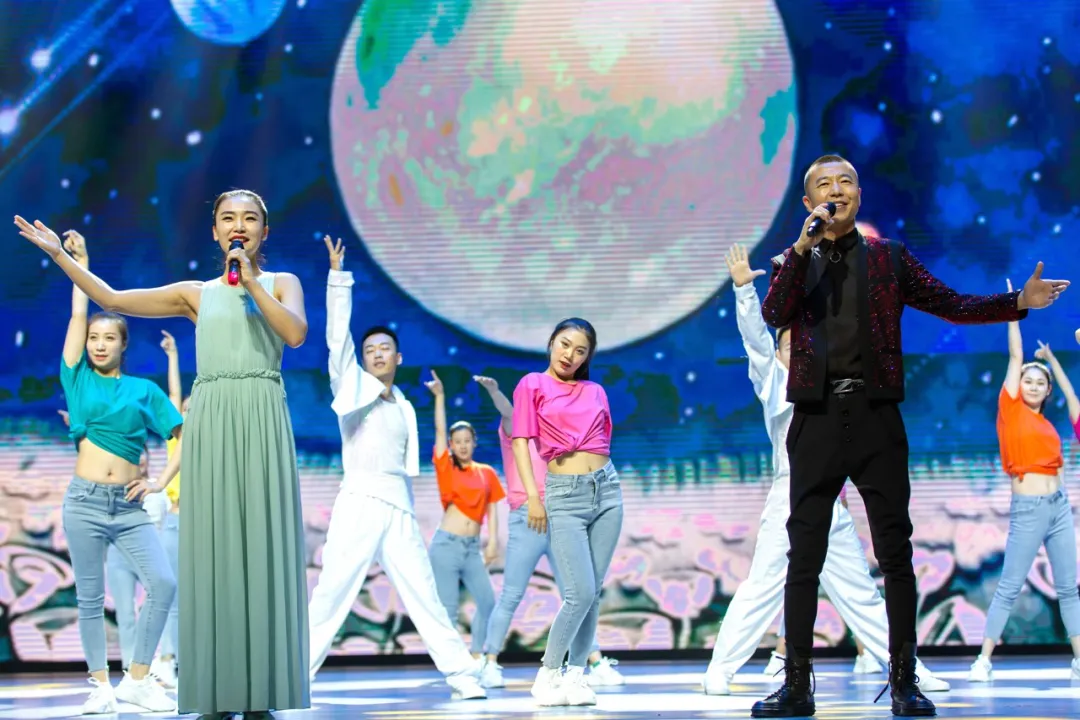 长白山森工集团隆重召开庆祝中国共产党成立100周年表彰大会